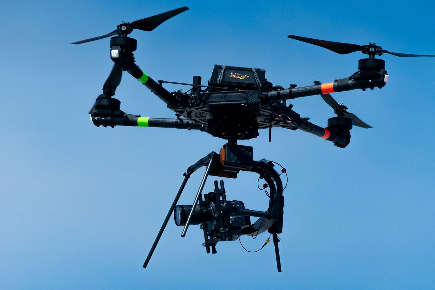 撮影用ドローン PRODRONE、夜間撮影用ドローン「PD8-AW-HS」を発表